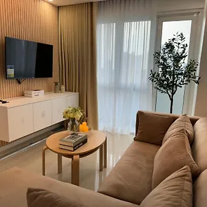 https://apt-100-west-makati.angeleshotels.net